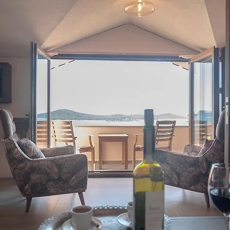 Otel Cunda Tas